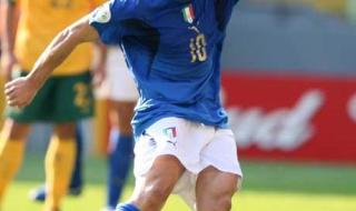 为什么黄健翔在解说意大利对澳大利亚的比赛是那么激动啊 黄健翔世界杯经典解说词.（意大利VS澳大利亚）